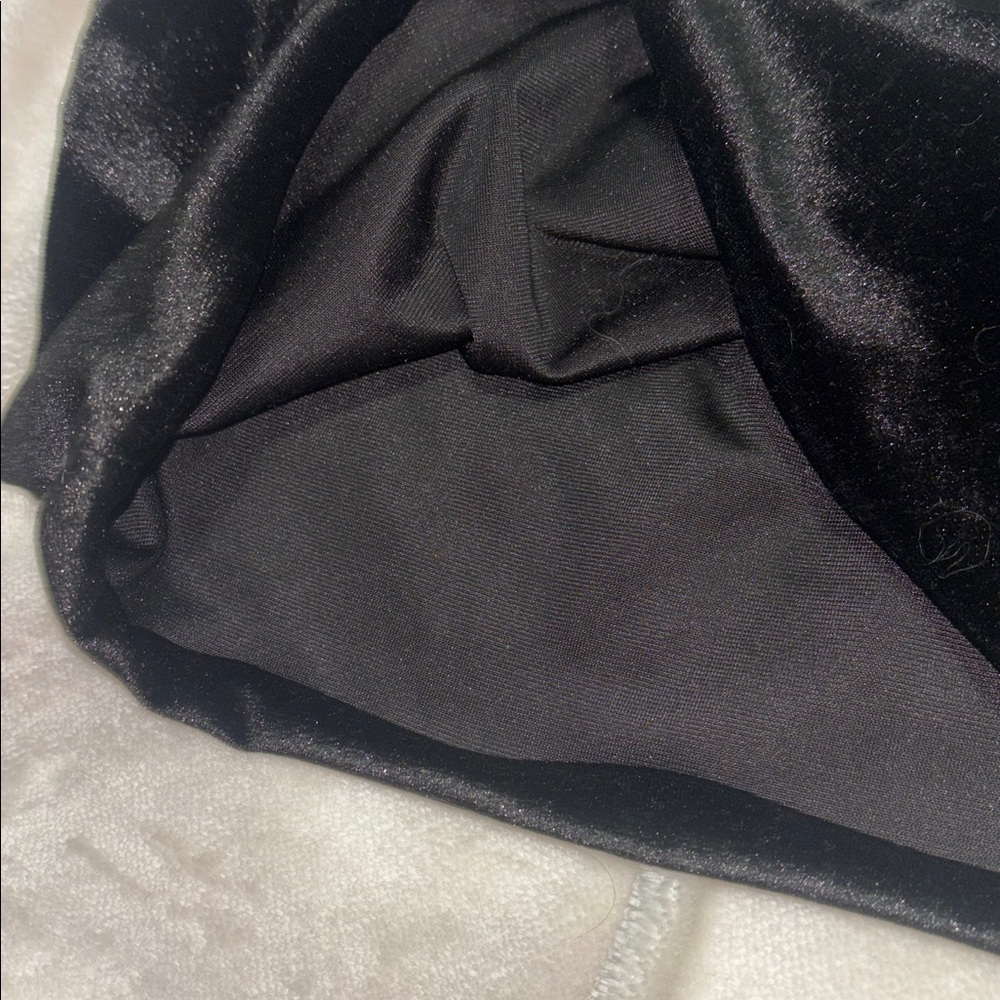 Black velvet top - Picture 3 of 4